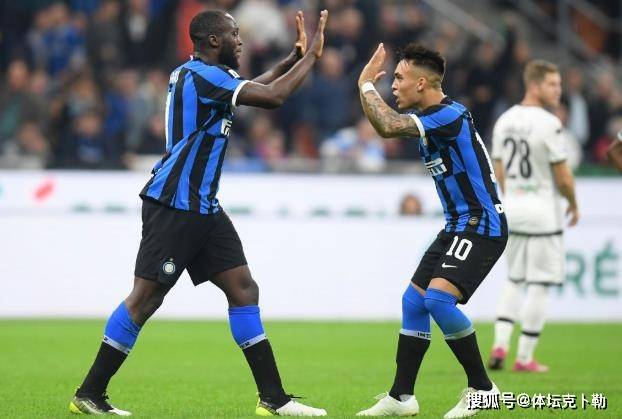  卢卡库回归首发，国米锋线重组成功  